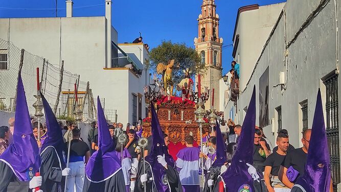 https://www.huelvainformacion.es/2023/04/08/semanasanta/Ayamonte-vive-Semana-Santa-inigualable_1782132834_181609018_667x375.jpg