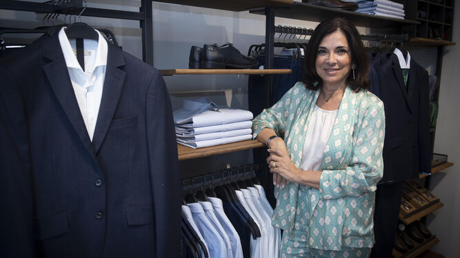 Carmen Ríos, responsable de nuevas marcas de Mayoral, en la nueva tienda de Boston en Sevilla