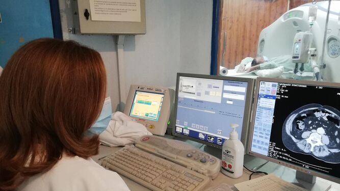 Imagen de archivo de un TAC en funcionamiento en el hospital Infanta Elena.