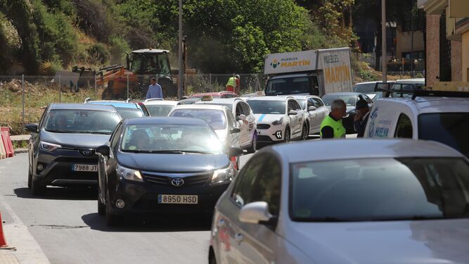 Retenciones de tráfico en Menéndez Pidal.