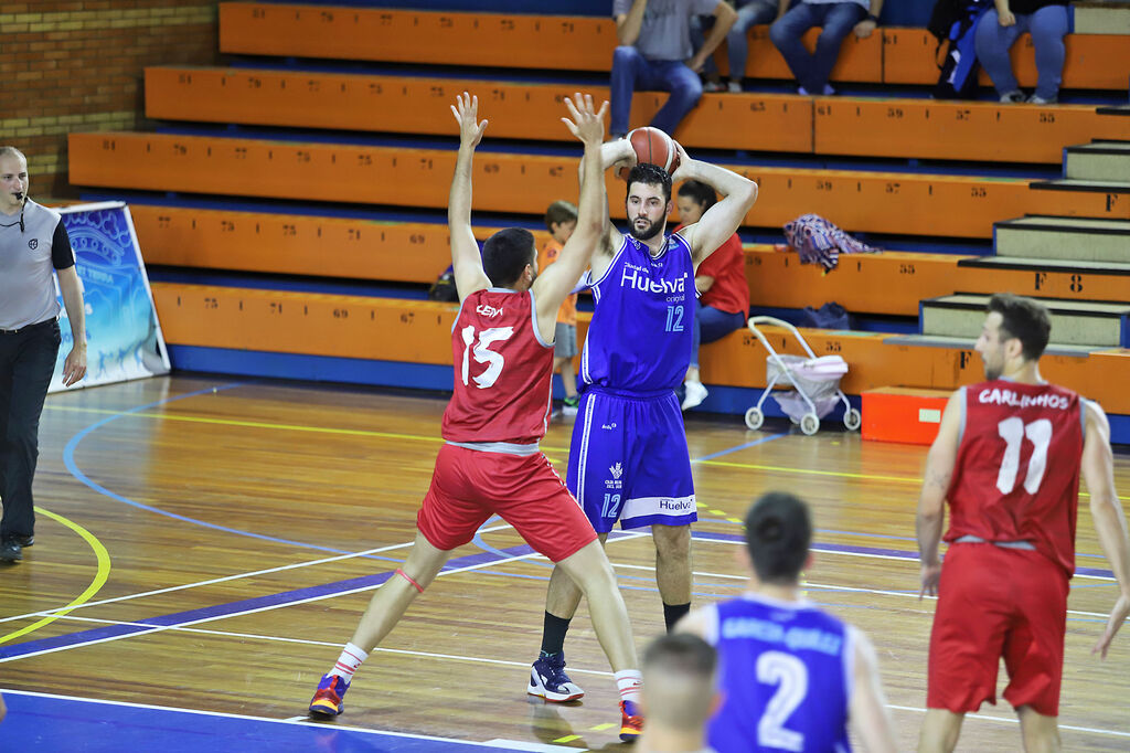 Im&aacute;genes del partido de baloncesto entre el Ciudad de Huelva y el Colegio El Pinar.