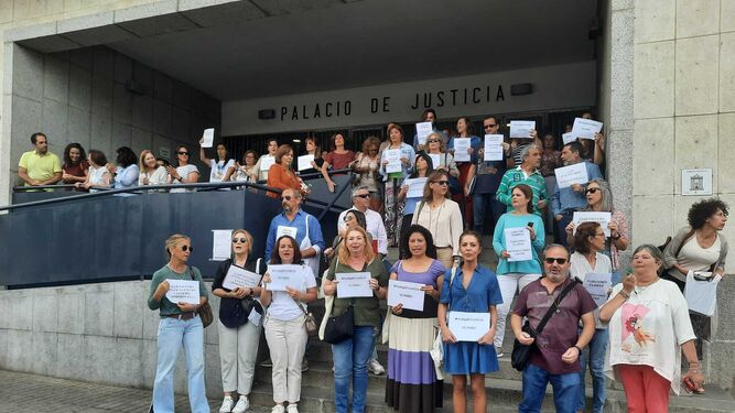 Concentración Justicia en Huelva.