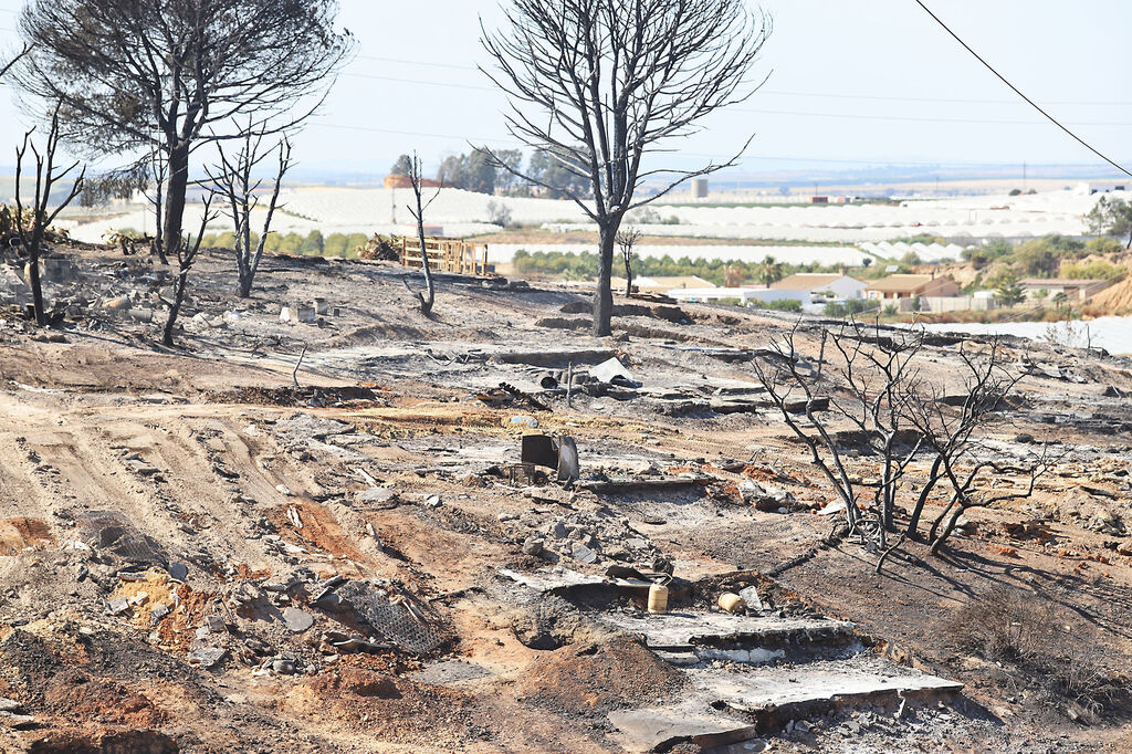 As&iacute; qued&oacute; el asentamiento de chabolas en Palos de la Frontera tras el incendio