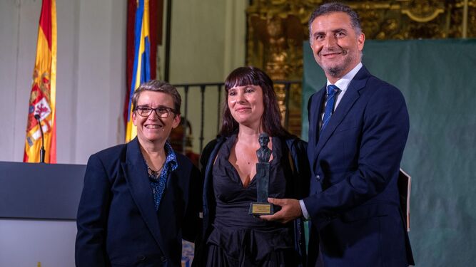 Romina Benerice recibe el Premio Iberoamericano de Poesía Juan Ramón Jiménez 2023 por ‘La maleza’