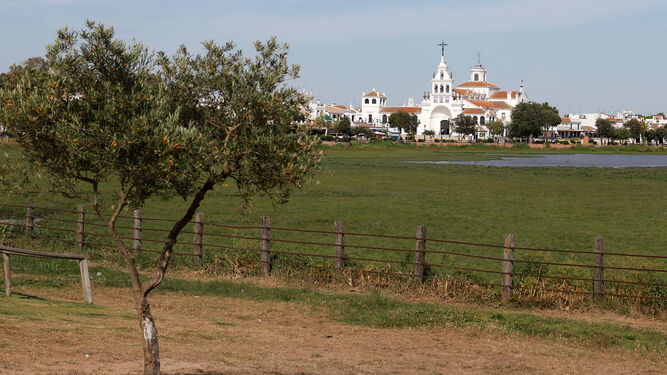 El Santuario de la Virgen del Rocío.