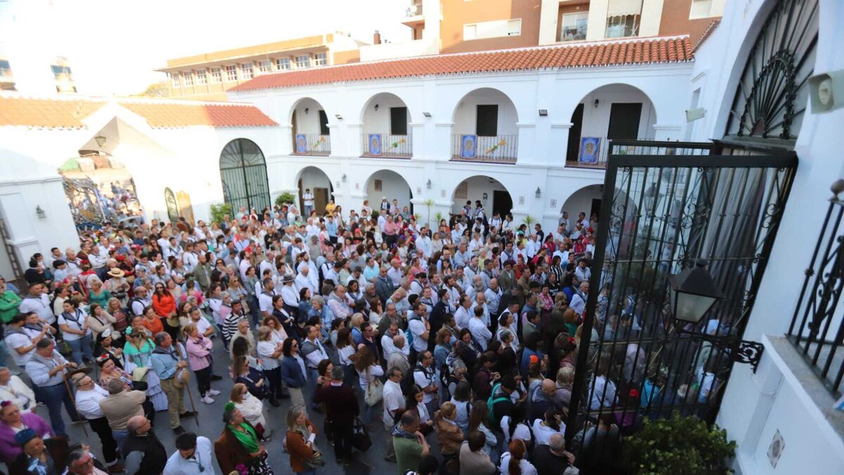 El Rocío 2023: La Hermandad de Huelva comienza su camino al compás de palmas