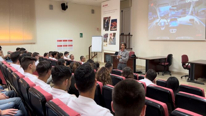 Una de las clases del Campus de la Energía de Fundación Cepsa en Huelva