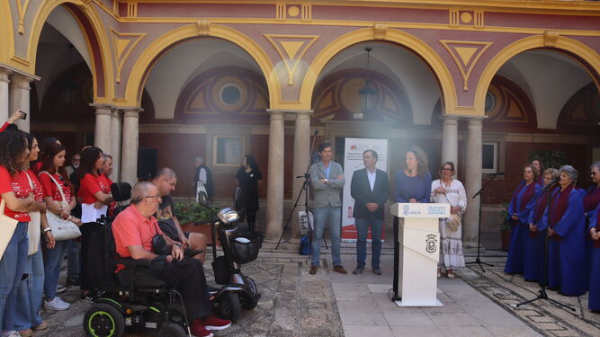El Ayuntamiento de Huelva se suma a la conmemoración del Día Mundial de la Esclerosis Múltiple