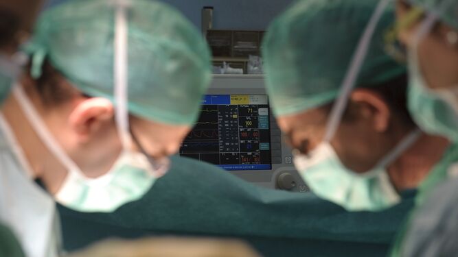 Una operación de trasplante de órganos.