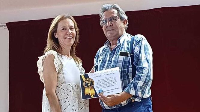 Olibeas, Premio Platero de Oro por su labor pedagógica