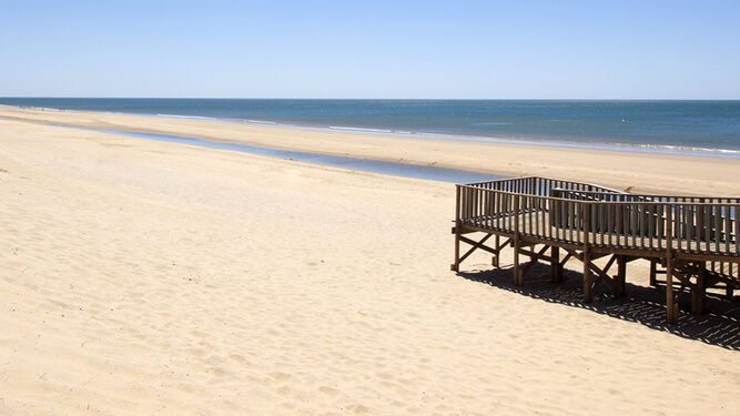 Esta playa de Huelva será la sede de entrega de las Banderas Azules de Andalucía
