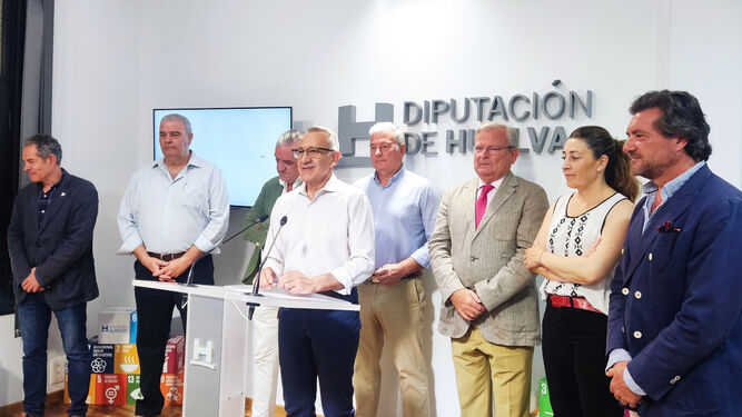 La presentación de las ayudas para el sector agroalimentario en la Diputación de Huelva.