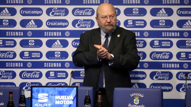 El presidente del Recreativo de Huelva, José Antonio Sotomayor se despide del Decano
