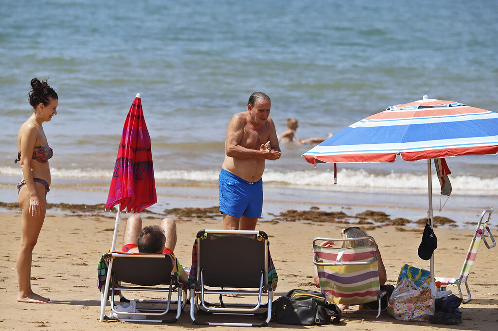 Las im&aacute;genes de la jornada de domingo en las playas de Huelva