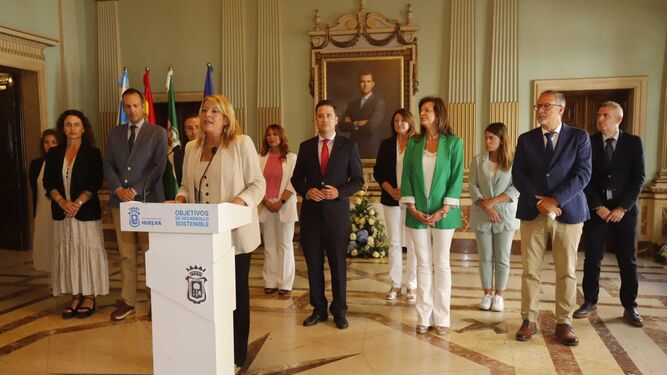 El nuevo equipo de gobierno del Ayuntamiento de Huelva.