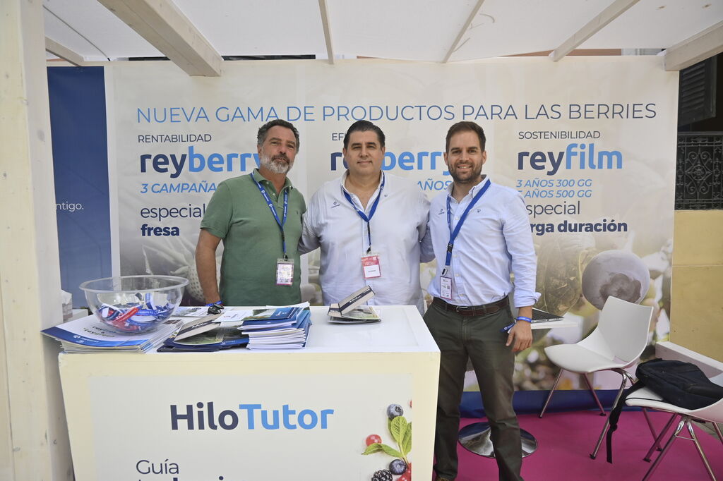 Los Stands participantes en el 8&ordm; Congreso Internacional de Frutos Rojos en Huelva