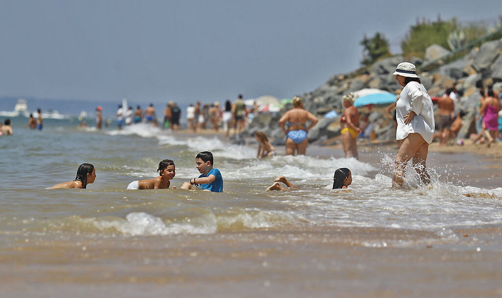 Ambiente en las playas de Huelva en el domingo 2 de julio