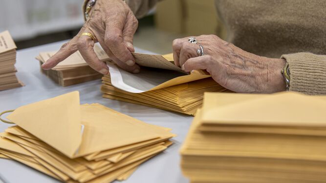 Cuatro oficinas de Correos de Huelva amplían su horario de tarde para el voto por correo