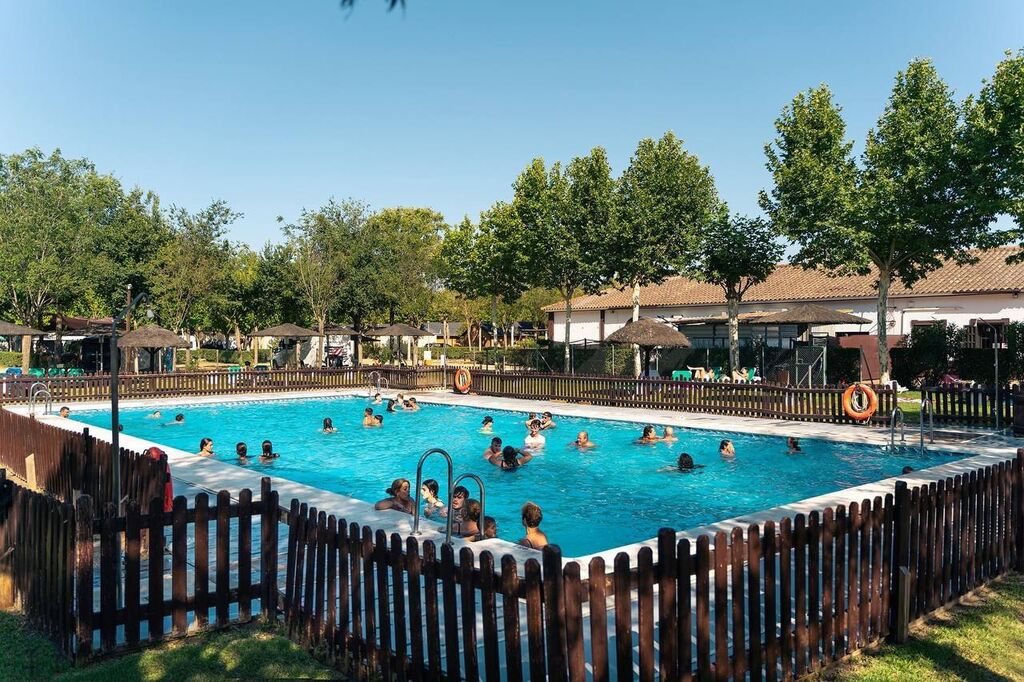 El camping La Aldea dispone de piscina y actividades para ni&ntilde;os