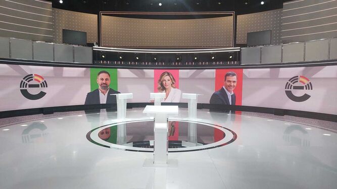 El estudio de TVE en Prado del Rey ya preparado para el debate de este miércoles.