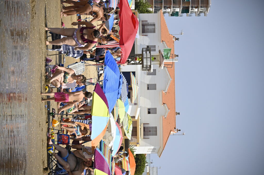 Ambiente en la playas de Huelva este s&aacute;bado 22 de julio, en im&aacute;genes