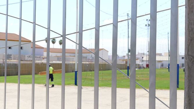 Obras del cerramiento perimetral del antiguo Campo Municipal de Deportes de Lepe.