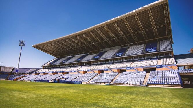 Imagen de la tribuna del estadio Nuevo Colombino.