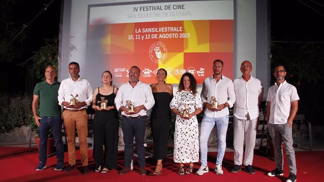 Imagen de los premiados en el festival de cortometrajes 'La Sansilvestrale' del San Silvestre de Guzmán