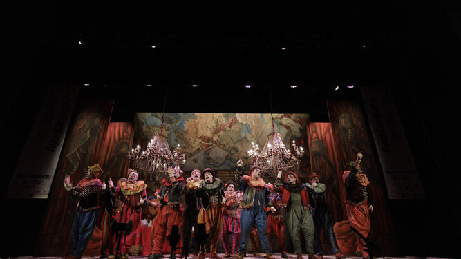 Actuación de ‘Los Sumisos’ con Martínez Ares al frente en el Gran Teatro Falla en Cadiz