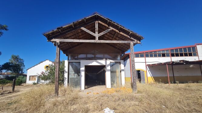 Instalaciones abandonadas en El Rocío.