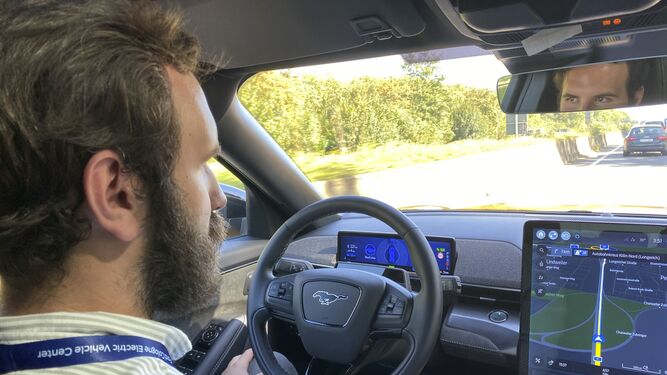 La tecnología para conducir sin manos llegará a España en unos meses de la mano de Ford