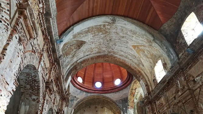 ¿Conoces la 'iglesia inacabada' más singular de Huelva? Este monumento acoge un festival en su honor