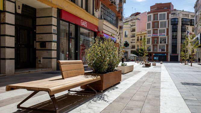 Nuevo mobiliario urbano en la Placeta.