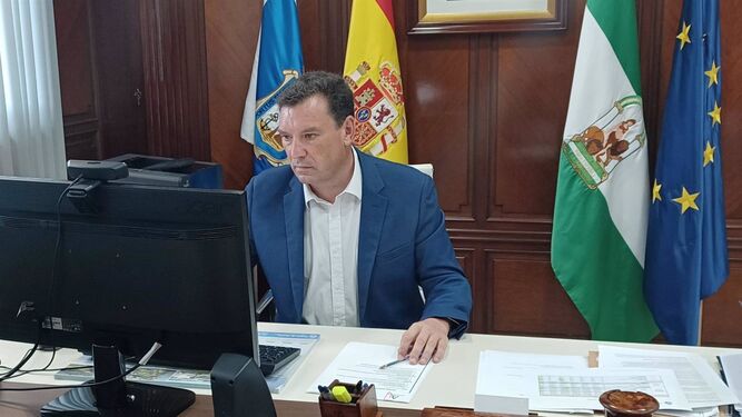 El presidente de la Autoridad Portuaria de Huelva (APH), Alberto Santana
