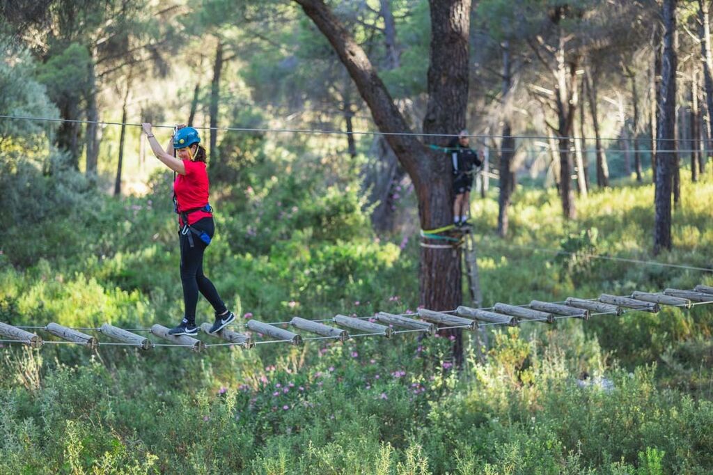 Un parque por todo lo alto: as&iacute; es el circuido de bosque suspendido de Huelva