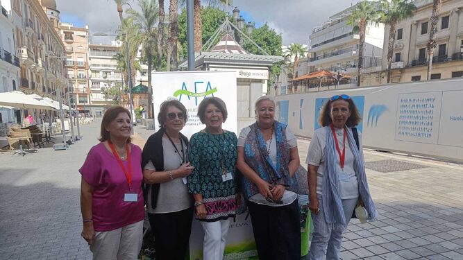 AFA Huelva conmemora el Día Mundial del Alzhéimer con el apoyo de la delegada de Salud