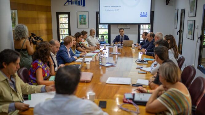 Consejo de administración de Aguas de Huelva celebrado este viernes.
