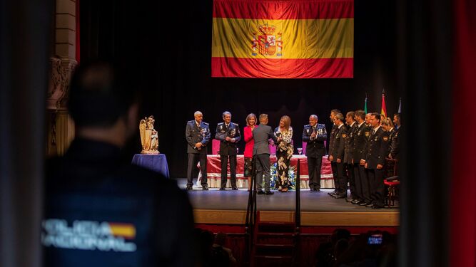 El acto de la Policía Nacional en el Gran Teatro en Huelva.