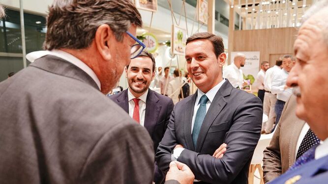 Javier A. García, presidente de Diputación, visitando a las empresas almerienses.