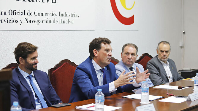 Alberto Santana: "El 20% del empleo de Huelva se genera gracias al puerto"