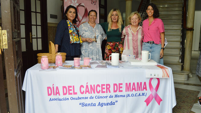 San Juan del Puerto se une a la lucha contra el cáncer de mama.