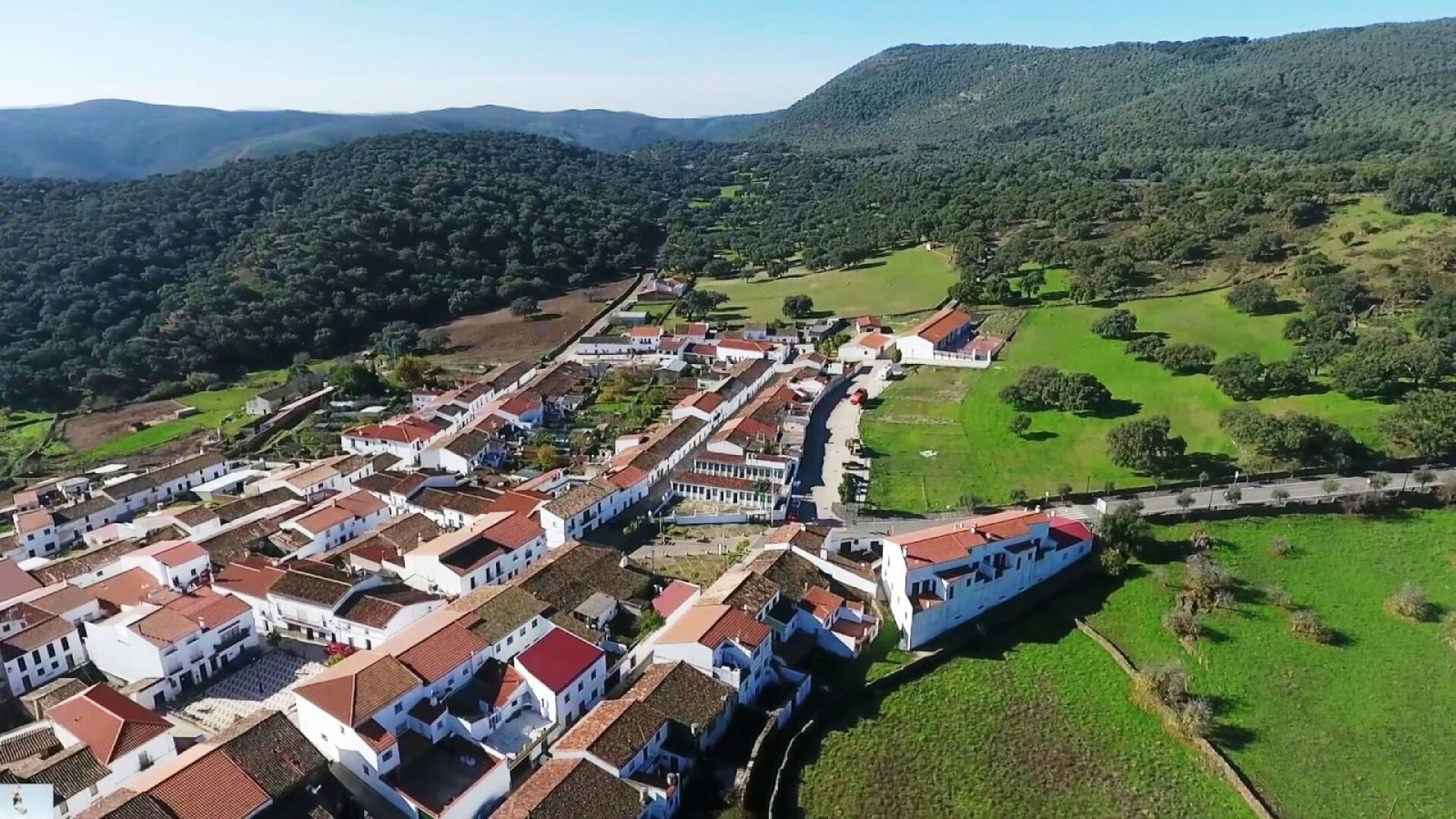 Un aut&eacute;ntico chollazo a la venta en Huelva para crear un hotel rural