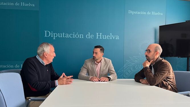 Reunión entre el Real Club Recreativo de Tenis y la Diputación de Huelva.