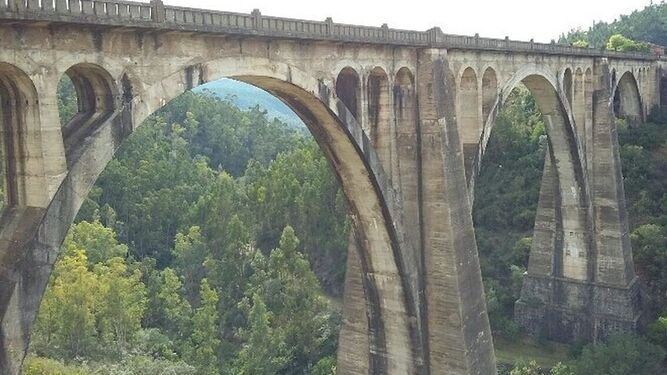 ¿Sabrías localizar este bello puente en Huelva? Es uno de los más espectaculares de Andalucía