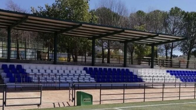 Estadio Municipal Los Pinos de Constantina.