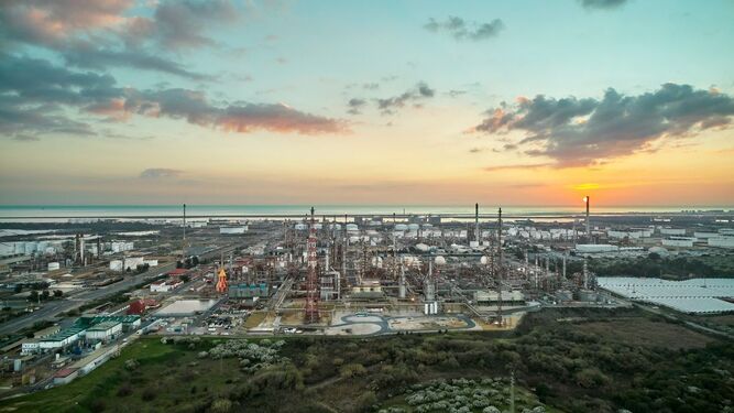 Imagen aérea de la planta de Cepsa  en el polo químico de Huelva
