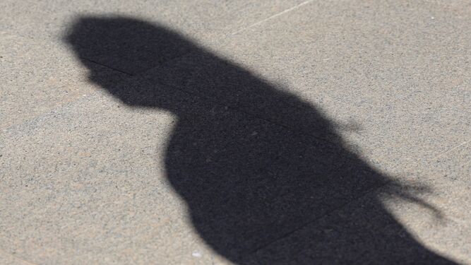 Imagen de archivo de la sombra de una mujer.