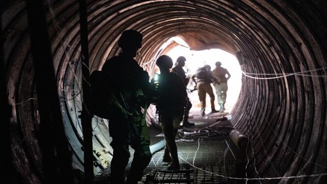 Varios militares dentro del mayor túnel descubierto a Hamás