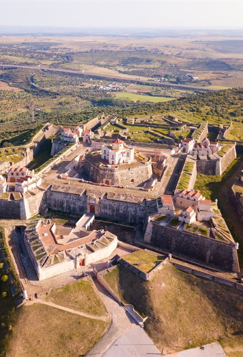 El conjunto fortificado m&aacute;s grande del mundo se encuentra a poco m&aacute;s de una hora de Huelva