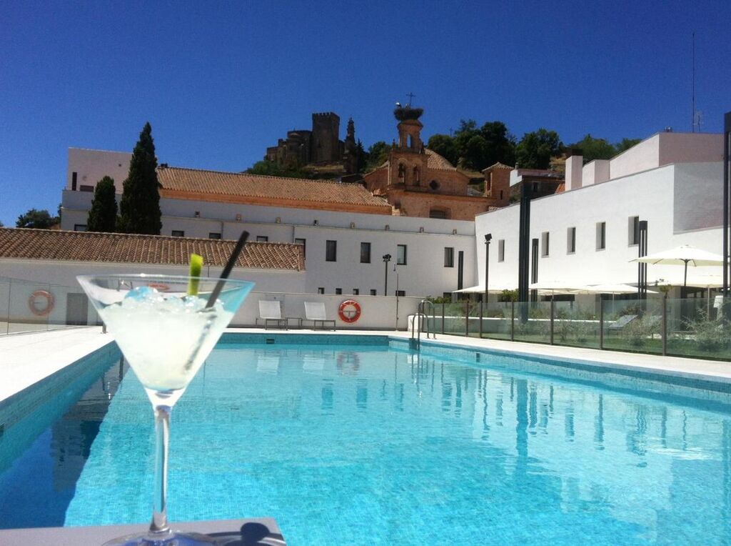 El bello convento de Aracena reconvertido en hotel con spa que puedes encontrar en Huelva